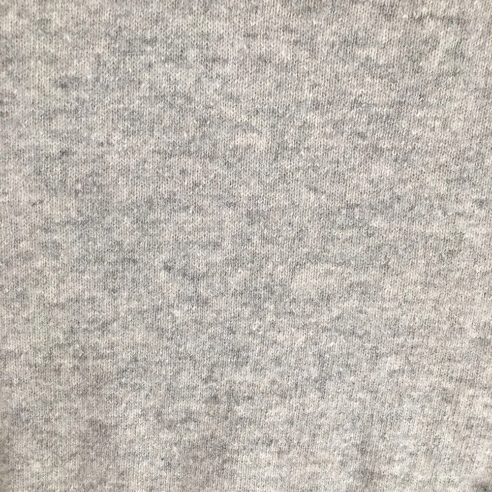 GREY V NECK SWEATER WITH FLOWERS